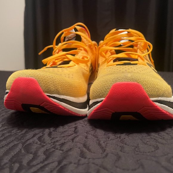 Running Sneakers - Picture 4 of 5